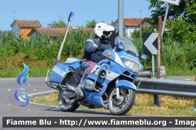 Bmw R850RT II serie
Polizia di Stato
Polizia Stradale
in scorta al Giro
Adriatica Ionica Race 2021
POLIZIA G1077
Moto 15
Parole chiave: Bmw R850RT_IIserie POLIZIAG1077 Adriatica_Ionica_Race_2021