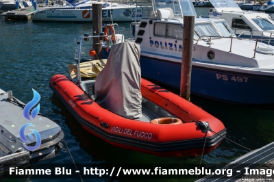 Gommone
Vigili del Fuoco
Distretto di Riva del Garda
Corpo Volontario di Riva del Garda (TN)
Parole chiave: Gommone