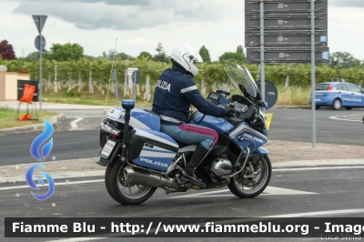 BMW R200RT II serie
Polizia di Stato
Polizia Stradale
Allestimento Elevox
POLIZIA G2414
in scorta al Giro d'Italia 2021
Moto "Gialla"
Parole chiave: BMW R200RT_IIserie Giro_D_Italia_2021POLIZIAG2414