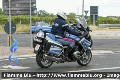 BMW R200RT II serie
Polizia di Stato
Polizia Stradale
Allestimento Elevox
POLIZIA G2414
in scorta al Giro d'Italia 2021
Moto "Gialla"
Parole chiave: BMW R200RT_IIserie Giro_D_Italia_2021POLIZIAG2414