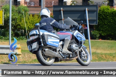 Bmw R1200RT II serie
Polizia di Stato
Polizia Stradale
in scorta al Giro
Adriatica Ionica Race 2021
POLIZIA G2414
Moto 0
Parole chiave: Bmw R1200RT_IIserie POLIZIAG2414 Adriatica_Ionica_Race_2021