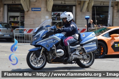 BMW R200RT II serie
Polizia di Stato
Polizia Stradale
POLIZIA G2416
Moto 25
In scorta al Giro d'Italia 2018
Parole chiave: BMW R200RT_IIserie POLIZIAG2416 Giro_D_Italia_2018