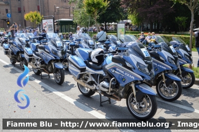 BMW R200RT II serie
Polizia di Stato
Polizia Stradale
POLIZIA G2461
Moto 16
In scorta al Giro d'Italia 2018
Parole chiave: BMW R200RT_IIserie POLIZIAG2461 Giro_D_Italia_2018