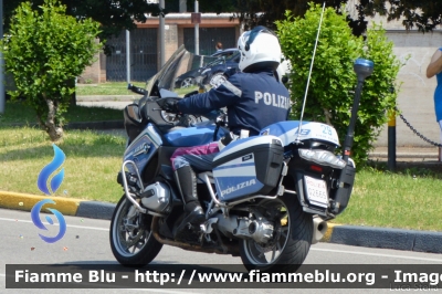 BMW R200RT II serie
Polizia di Stato
Polizia Stradale
POLIZIA G2665
Moto 29
In scorta al Giro d'Italia 2018
Parole chiave: BMW R200RT_IIserie POLIZIAG2665 Giro_D_Italia_2018