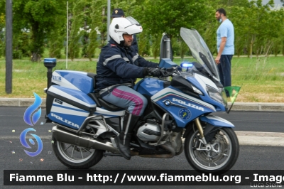 BMW R200RT II serie
Polizia di Stato
Polizia Stradale
Allestimento Elevox
POLIZIA G2670
in scorta al Giro d'Italia 2021
Moto "verde"
Parole chiave: BMW R200RT_IIserie POLIZIAG2670 Giro_D_I_Italia_2021