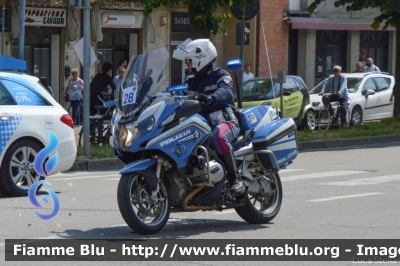 BMW R200RT II serie
Polizia di Stato
Polizia Stradale
POLIZIA G2675
Moto 28
In scorta al Giro d'Italia 2018
Parole chiave: BMW R200RT_IIserie POLIZIAG2675 Giro_D_Italia_2018