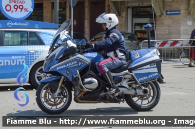 BMW R200RT II serie
Polizia di Stato
Polizia Stradale
POLIZIA G2675
Moto 28
In scorta al Giro d'Italia 2018
Parole chiave: BMW R200RT_IIserie POLIZIAG2675 Giro_D_Italia_2018