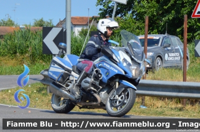 Bmw R1200RT II serie
Polizia di Stato
Polizia Stradale
in scorta al Giro
Adriatica Ionica Race 2021
POLIZIA G2681
Moto 13
Parole chiave: Bmw R1200RT_IIserie POLIZIAG2681 Adriatica_Ionica_Race_2021