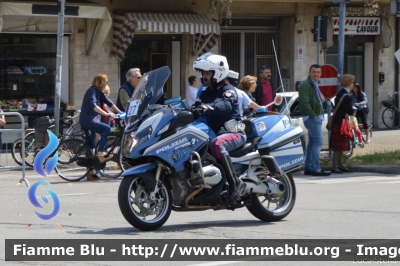 BMW R200RT II serie
Polizia di Stato
Polizia Stradale
POLIZIA G2686
Moto 27
In scorta al Giro d'Italia 2018
Parole chiave: BMW R200RT_IIserie POLIZIAG2686 Giro_D_Italia_2018