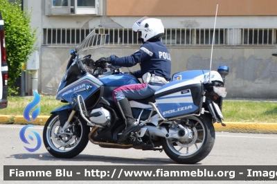 BMW R200RT II serie
Polizia di Stato
Polizia Stradale
POLIZIA G2686
Moto 27
In scorta al Giro d'Italia 2018
Parole chiave: BMW R200RT_IIserie POLIZIAG2686 Giro_D_Italia_2018