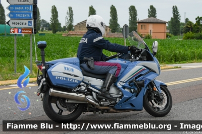 Yamaha FJR 1300 II serie
Polizia di Stato
Polizia Stradale
Allestimento Elevox
POLIZIA G3088
POLIZIA G3159
In scorta alla Mille Miglia 2023
Parole chiave: Yamaha FJR_1300_IIserie POLIZIAG3088 POLIZIAG3159  1000_Miglia_2023