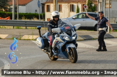 Yamaha FJR 1300 II serie
Polizia di Stato
Polizia Stradale
Allestimento Elevox
POLIZIA G3098
In scorta alla Mille Miglia 2022
Parole chiave: Yamaha FJR_1300_IIserie POLIZIAG3098 1000_Miglia_2022