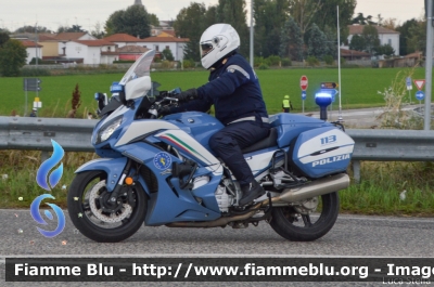 Yamaha FJR 1300 II serie
Polizia di Stato
Polizia Stradale
Allestimento Elevox
POLIZIA G3099
in scorta al Giro d'Italia 2020
Parole chiave: Yamaha FJR_1300_IIserie POLIZIAG3099 Giro_D_Italia_2020