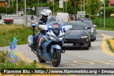 Yamaha FJR 1300 II serie
Polizia di Stato
Polizia Stradale
Allestimento Elevox
POLIZIA G3082
POLIZIA G3106
In scorta alla Mille Miglia 2023
Parole chiave: Yamaha FJR_1300_IIserie POLIZIAG3082 POLIZIAG3106  1000_Miglia_2023