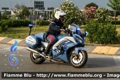 Yamaha FJR 1300 II serie
Polizia di Stato
Polizia Stradale
Allestimento Elevox
POLIZIA G3107
In scorta alla Mille Miglia 2022
Parole chiave: Yamaha FJR_1300_IIserie POLIZIAG3107 POLIZIAG3162 1000_Miglia_2022