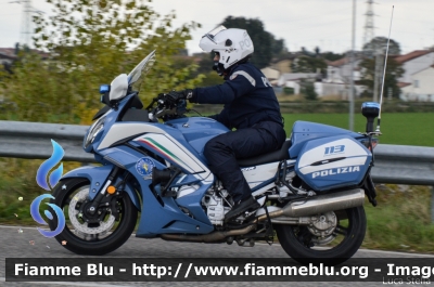 Yamaha FJR 1300 II serie
Polizia di Stato
Polizia Stradale
Allestimento Elevox
POLIZIA G3110
in scorta al Giro d'Italia 2020
Parole chiave: Yamaha FJR_1300_IIserie POLIZIAG3110 Giro_D_Italia_2020