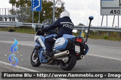 Yamaha FJR 1300 II serie
Polizia di Stato
Polizia Stradale
Allestimento Elevox
POLIZIA G3129
in scorta al Giro d'Italia 2020
Parole chiave: Yamaha FJR_1300_IIserie POLIZIAG3129 Giro_D_Italia_2020