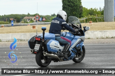 Yamaha FJR 1300 II serie
Polizia di Stato
Polizia Stradale
Allestimento Elevox
POLIZIA G3131
in scorta al Giro d'Italia 2021
Parole chiave: Yamaha FJR_1300_IIserie POLIZIAG3131 Giro_D_Italia_2021