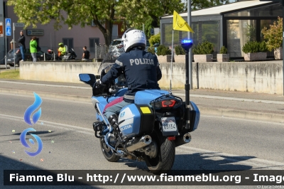 Yamaha FJR 1300 II serie
Polizia di Stato
Polizia Stradale
Allestimento Elevox
In scorta al
Giro della Romagna
Moto Gialla
POLIZIA G3134
Parole chiave: Yamaha FJR_1300_IIserie POLIZIAG3134