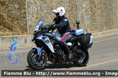 Yamaha Tracer 9
Polizia di Stato
Polizia Stradale
in scorta al Tour de France 2024
Moto 40
POLIZIA G3658
Parole chiave: Yamaha Tracer_9 POLIZIAG3658 Tour_DE_France_2024