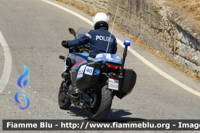 Yamaha Tracer 9
Polizia di Stato
Polizia Stradale
in scorta al Tour de France 2024
Moto 40
POLIZIA G3658
Parole chiave: Yamaha Tracer_9 POLIZIAG3658 Tour_DE_France_2024