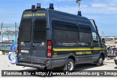 Iveco Daily V serie
Guardia di Finanza
Automezzo per Ordine Pubblico
Allestimento Sperotto
GdiF 329 BH
Parole chiave: Iveco Daily_Vserie GDIF329BH Air_Show_2018 Valore_Tricolore_2018