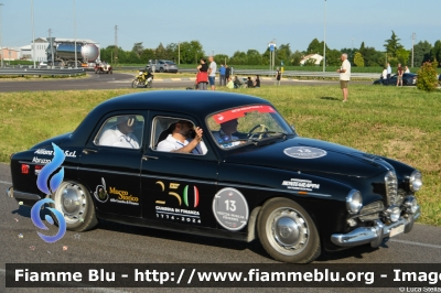 Alfa Romeo 1900
Guardia di Finanza
Anno 1954
GdiF 4938
Mille Miglia 2024
Parole chiave: Alfa-Romeo 1900  GdiF4938 1000_Miglia_2024