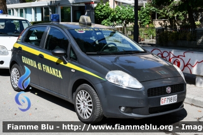 Fiat Grande Punto
Guardia di Finanza
GdiF 798 BG
Parole chiave: Fiat Grande_Punto GDIF798BG Air_show_2019 / / / Valore_Tricolore_2019