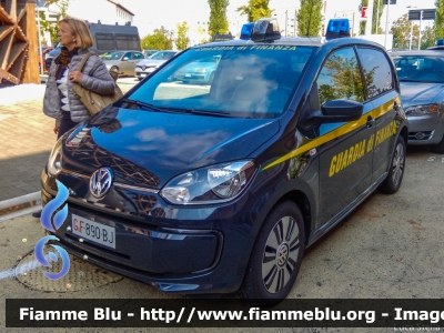 Volkswagen E-Up
Guardia di Finanza
Allestita Focaccia
Decorazione Grafica Artlantis
GdiF 889 BJ
Parole chiave: Volkswagen E-Up GdiF889BJ Expo_2015