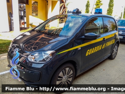 Volkswagen E-Up
Guardia di Finanza
Allestita Focaccia
Decorazione Grafica Artlantis
GdiF 890 BJ
Parole chiave: Volkswagen E-Up GdiF890BJ Expo_2015