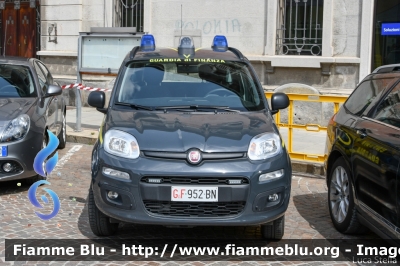 Fiat Nuova Panda 4x4 II serie
Guardia di Finanza
GdiF 952 BN
Parole chiave: Fiat Nuova_Panda_4x4_IIserie GdiF952BN