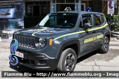 Jeep Renegade
Guardia di Finanza
GdiF 990 BL
Parole chiave: Jeep Renegade GDIF990BL Air_show_2019 / / / Valore_Tricolore_2019