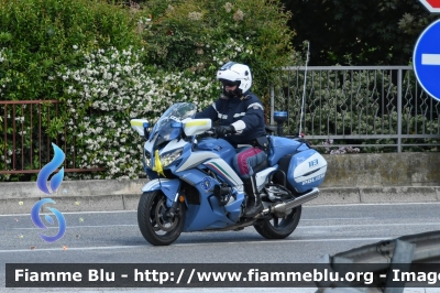 Yamaha FJR 1300 II serie
Polizia di Stato
Polizia Stradale
Allestimento Elevox
in scorta al Giro d'Italia 2024
Moto Gialla
Parole chiave: Yamaha FJR_1300_IIserie Giro_D_Italia_2024