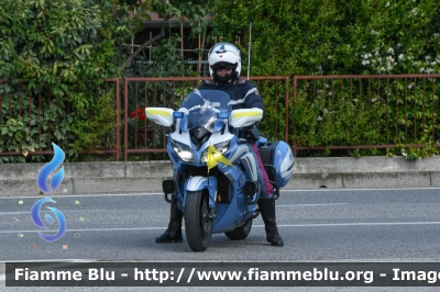 Yamaha FJR 1300 II serie
Polizia di Stato
Polizia Stradale
Allestimento Elevox
in scorta al Giro d'Italia 2024
Moto Gialla
Parole chiave: Yamaha FJR_1300_IIserie Giro_D_Italia_2024