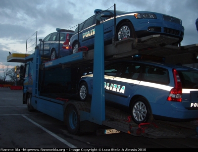 Volvo V50 I Serie
Polizia di Stato
Polizia Stradale
Trasporto dall'Allestitore Focaccia di Cervia alla Società Autovie Venete
Fotografate all'area di servizio Vaccolino
Parole chiave: Volvo V50_ISerie