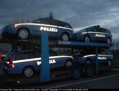 Volvo V50 I Serie
Polizia di Stato
Polizia Stradale
Trasporto dall'Allestitore Focaccia di Cervia alla Società Autovie Venete
Fotografate all'area di servizio Vaccolino
Parole chiave: Volvo V50_ISerie