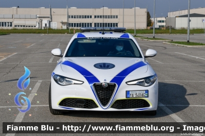 Alfa Romeo Nuova Giulia
Polizia Locale
Comune di Molinella (BO)
Allestimento Bertazzoni
POLIZIA LOCALE YA 340 AG
Parole chiave: Alfa-Romeo Nuova_Giulia Alfa-Romeo Nuova_Giulietta  POLIZIALOCALEYA340AG