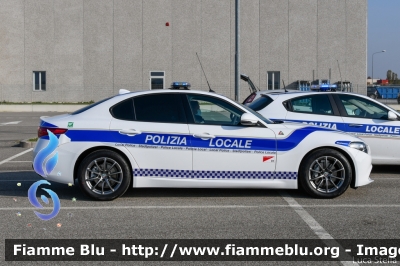 Alfa Romeo Nuova Giulia
Polizia Locale
Comune di Molinella (BO)
Allestimento Bertazzoni
POLIZIA LOCALE YA 340 AG
Parole chiave: Alfa-Romeo Nuova_Giulia Alfa-Romeo Nuova_Giulietta  POLIZIALOCALEYA340AG