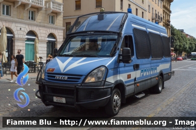 Iveco Daily IV serie
Polizia di Stato
Allestimento Sperotto
Decorazione Grafica Artlantis
POLIZIA H0924
Parole chiave: Iveco Daily_IVserie POLIZIAH0924