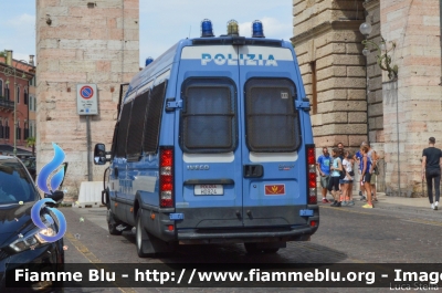 Iveco Daily IV serie
Polizia di Stato
Allestimento Sperotto
Decorazione Grafica Artlantis
POLIZIA H0924
Parole chiave: Iveco Daily_IVserie POLIZIAH0924