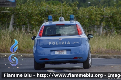 Fiat Grande Punto
Polizia di Stato
POLIZIA H1806
Parole chiave: Fiat Grande_Punto POLIZIAH1806 Giro_D_Italia_2021