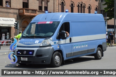 Fiat Ducato X250
Polizia di Stato
Polizia Stradale
POLIZIA H3293
In scorta al Giro d'Italia 2018
Parole chiave: Fiat Ducato_X250 POLIZIAH3293 Giro_D_Italia_2018