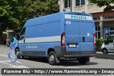 Fiat Ducato X250
Polizia di Stato
Polizia Stradale
POLIZIA H3293
In scorta al Giro d'Italia 2018
Parole chiave: Fiat Ducato_X250 POLIZIAH3293 Giro_D_Italia_2018