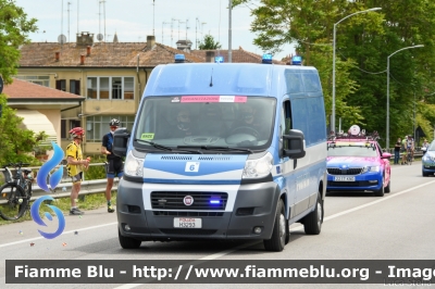 Fiat Ducato X250
Polizia di Stato
Polizia Stradale
Officina Mobile
Allestimento Fratelli Gentili
POLIZIA H3293
in scorta al Giro d'Italia 2021
Vettura "6"
Parole chiave: Fiat Ducato_X250 POLIZIAH3293 Giro_D_Italia_2021