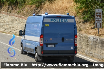 Fiat Ducato X250
Polizia di Stato
Polizia Stradale
Officina Mobile
in scorta al Tour de France 2024
Automezzo 3
POLIZIA H3293
Parole chiave: Fiat Ducato_X250  POLIZIAH3293 Tour_DE_France_2024