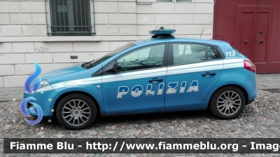 Fiat Nuova Bravo
Polizia di Stato
Squadra Volante
POLIZIA H8012
Foto Greta Stella
Parole chiave: Fiat Nuova_Bravo POLIZIAH8012