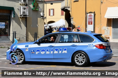 Bmw 320 F31 Touring
Polizia di Stato
Polizia Stradale in servizio sulla rete autostradale di Autostrade per l'Italia
Autovettura allestita Marazzi
Decorazione Grafica Artlantis
POLIZIA H8930
Parole chiave: Bmw 320_F31_Touring POLIZIAH8930 Festa_della_Repubblica_2018