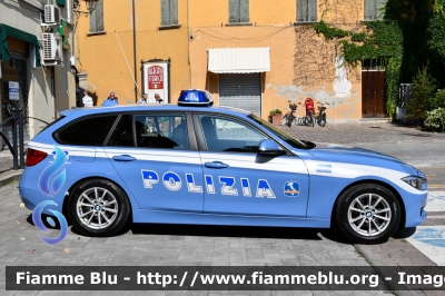 Bmw 320 F31 Touring
Polizia di Stato
Polizia Stradale in servizio sulla rete autostradale di Autostrade per l'Italia
Autovettura allestita Marazzi
Decorazione Grafica Artlantis
POLIZIA H8930
Parole chiave: Bmw 320_F31_Touring POLIZIAH8930 Festa_della_Repubblica_2018