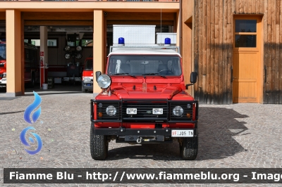 Land Rover Defender 130
Vigili del Fuoco
Unione Distrettuale di Fassa
Corpo di Pozza di Fassa (TN)
VF J05 TN
Parole chiave: Land-Rover Defender_130 VFJ05TN VFG43TN VFK88TN