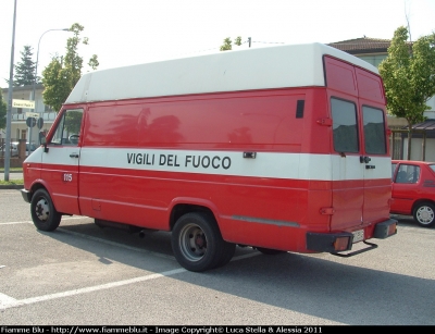 Iveco Daily I serie
Vigili del Fuoco
Comndo Provinciale di Ferrara
Distaccamento Volontario di Copparo
VF 15849
Parole chiave: Iveco Daily_ISerie VF15849